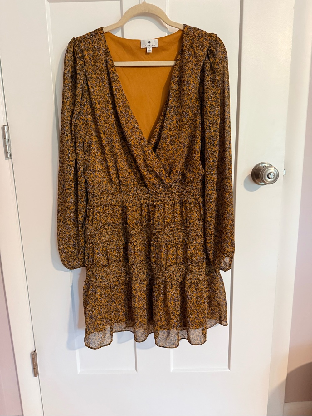 Socialite Flowered Dress with Ruffles - Picture 5 of 5
